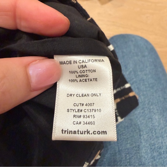 Trina Turk Women's Patterned Shorts - Navy, Red, Black Bundle of 3, size 4 - Picture 15 of 16